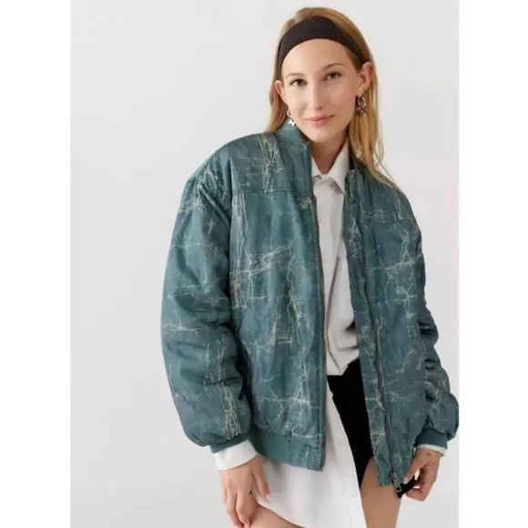 Urban Outfitters BDG Marcy Oversized Nylon Bomber Jacket small - Picture 3 of 17